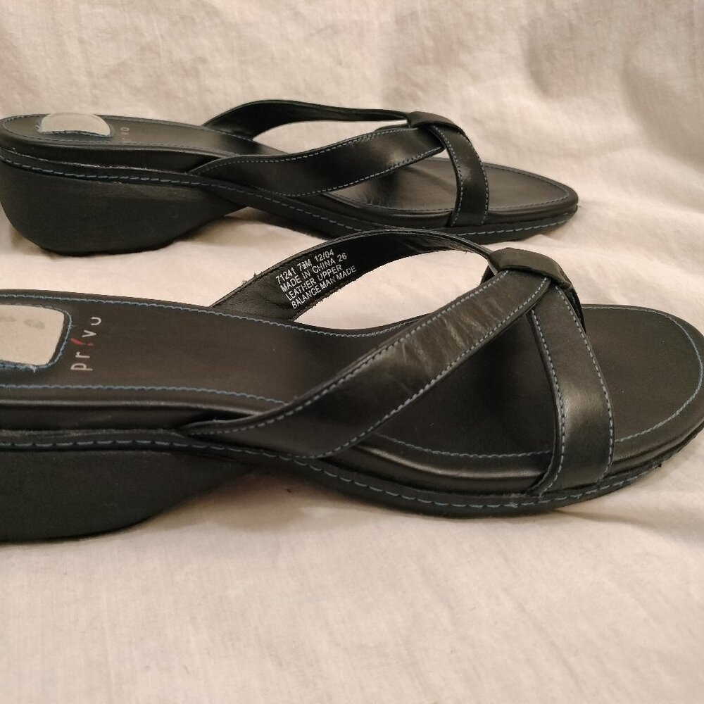 Privo by Clarks Black Leather Thong Sandals/Slides - Picture 2 of 9